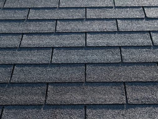 Our team of highly trained roofing contractors are an expert in assault shingle roofing.